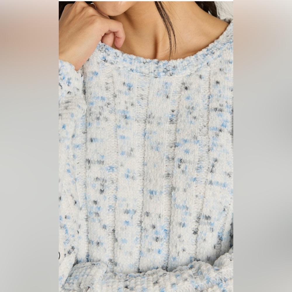 New Francesca’s Kelsey Soft Dot Pattern Pullover Sweater - Picture 5 of 5